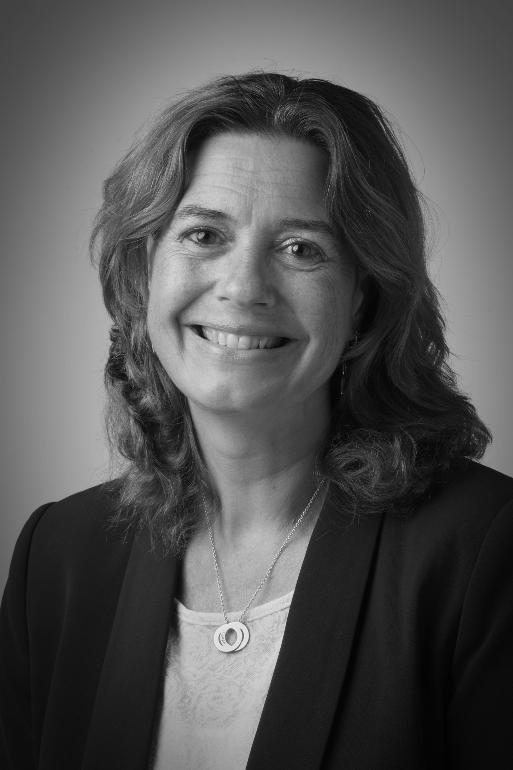 https://batenburg.eu/wp-content/uploads/2026/07/Yvonne-Hoy-zw-scaled.jpg